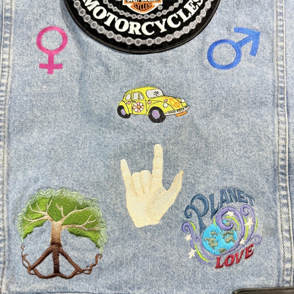 VINTAGE Hippy Harley-Davidson Denim Vest Embroidered Patches Peace Love Pride - Picture 5 of 16